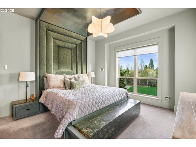 5390 Nw ROANOKE Ln, Portland, OR 97229