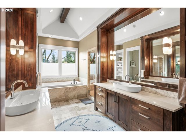 5390 Nw ROANOKE Ln, Portland, OR 97229