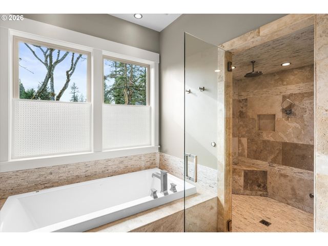 5390 Nw ROANOKE Ln, Portland, OR 97229