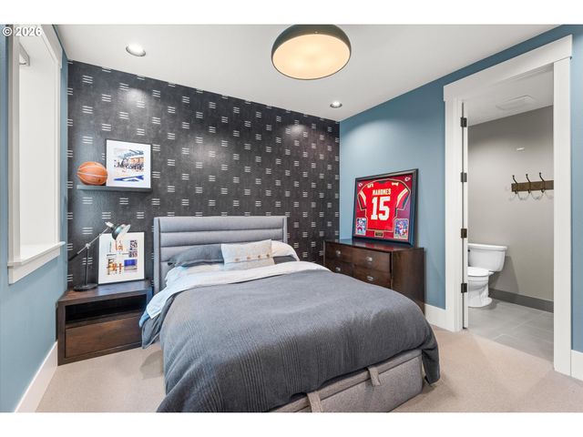 5390 Nw ROANOKE Ln, Portland, OR 97229