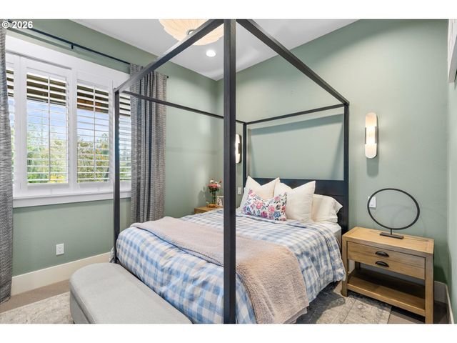 5390 Nw ROANOKE Ln, Portland, OR 97229