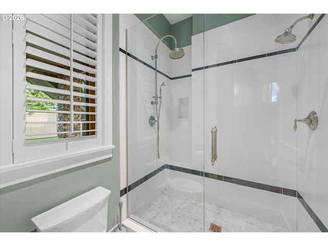 5390 Nw ROANOKE Ln, Portland, OR 97229