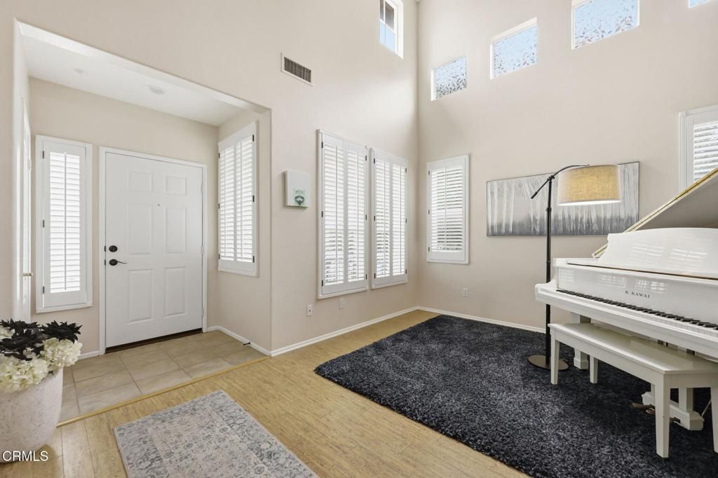 Image 7 of property listing at 675 Parrish Street, Ventura, CA 93003