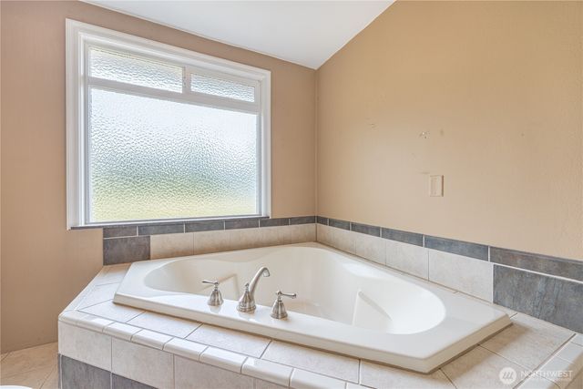 1012 River Road, Sequim, WA 98382