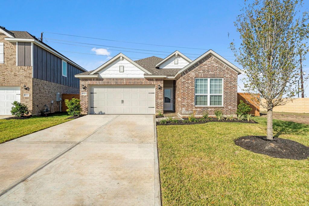 2550 Green Jasper Drive, Iowa Colony, TX 77583