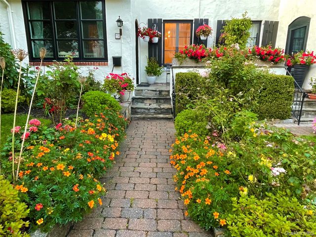 3 Park Avenue Terrace, Bronxville, NY 10708