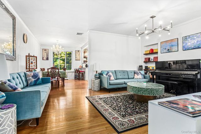 3 Park Avenue Terrace, Bronxville, NY 10708