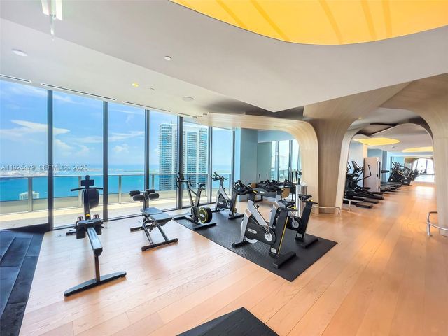 1000 Brickell Plz 2111, Miami, FL 33131