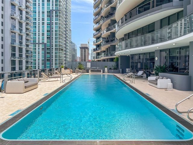 1000 Brickell Plz 2111, Miami, FL 33131
