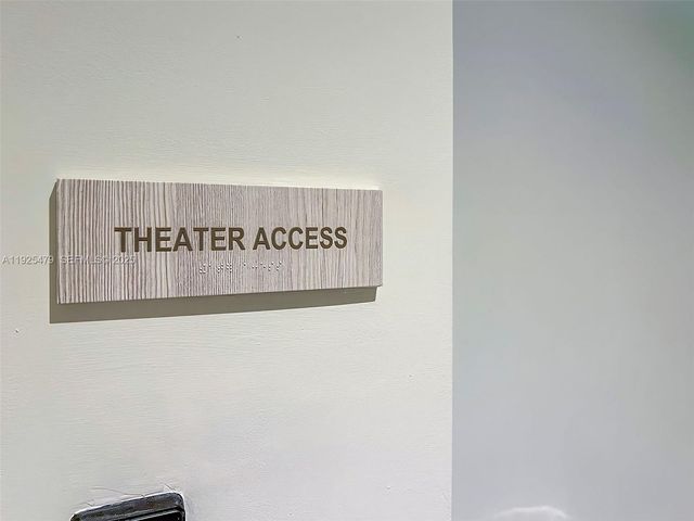 1000 Brickell Plz 2111, Miami, FL 33131