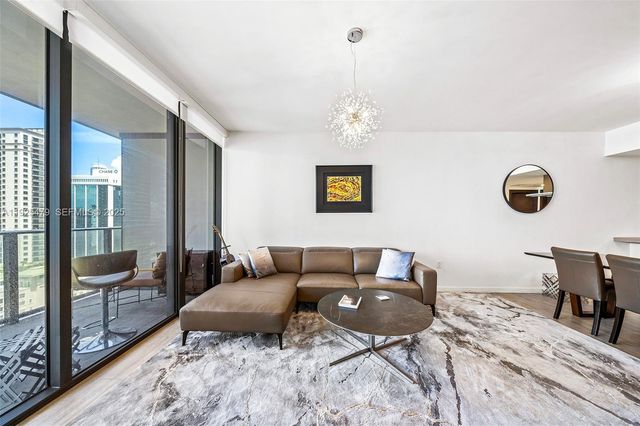 1000 Brickell Plz 2111, Miami, FL 33131