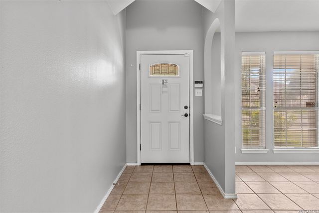 9915 SANDLET TRL, San Antonio, TX 78254