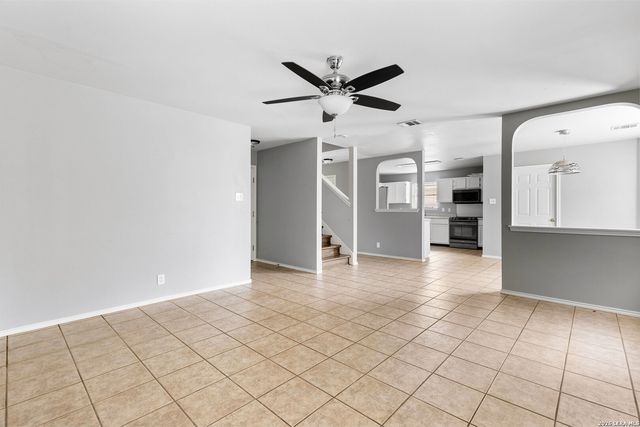 9915 SANDLET TRL, San Antonio, TX 78254
