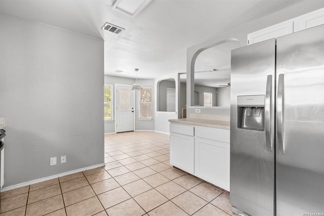 9915 SANDLET TRL, San Antonio, TX 78254