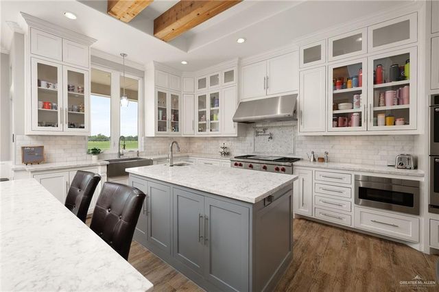 23308 Oak Knoll Drive, Edcouch, TX 78538