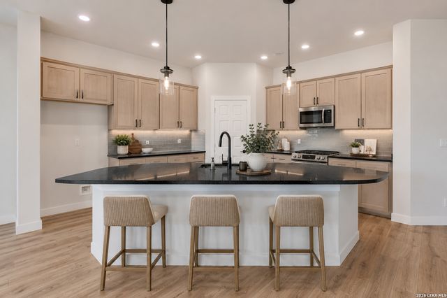 746 Converge Ct, Marion, TX 78124