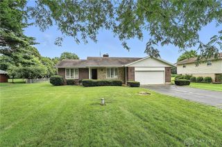 2042 Hilltop Road, Xenia, OH 45385