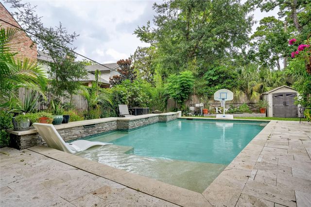 11010 Hedwig Green Street, Hunters Creek Village, TX 77024
