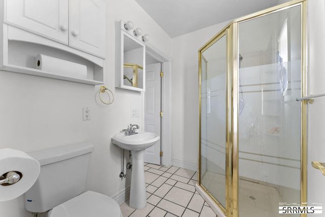 372 E 73rd S, Idaho Falls, ID 83404