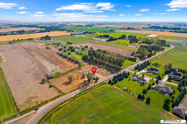 372 E 73rd S, Idaho Falls, ID 83404