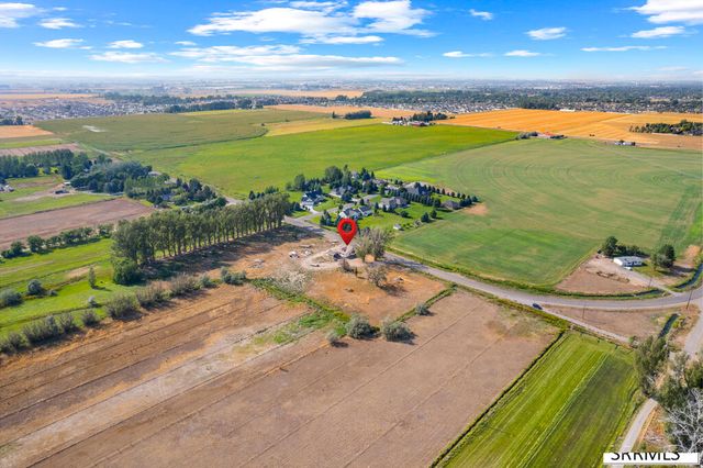 372 E 73rd S, Idaho Falls, ID 83404