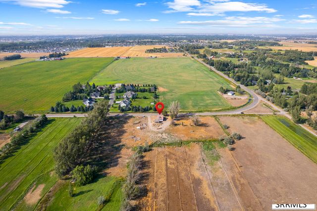 372 E 73rd S, Idaho Falls, ID 83404