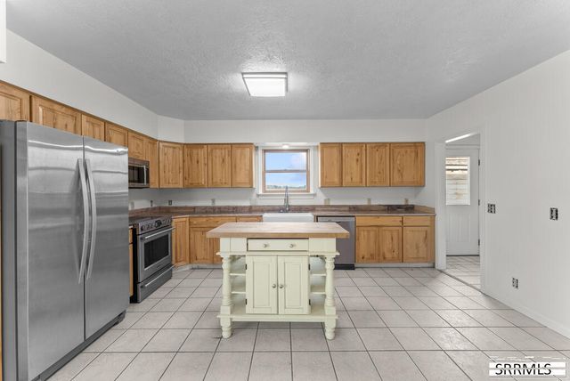372 E 73rd S, Idaho Falls, ID 83404