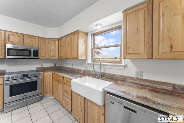 372 E 73rd S, Idaho Falls, ID 83404