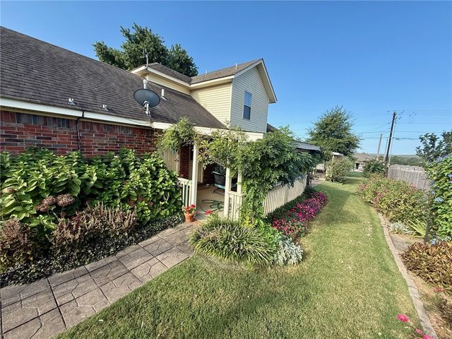 580 Beca Lane, Prairie Grove, AR 72753