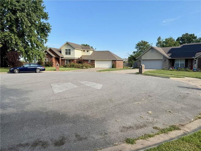 580 Beca Lane, Prairie Grove, AR 72753