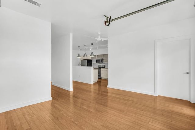 1111 S Akard Street 304, Dallas, TX 75215