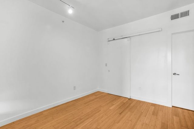 1111 S Akard Street 304, Dallas, TX 75215