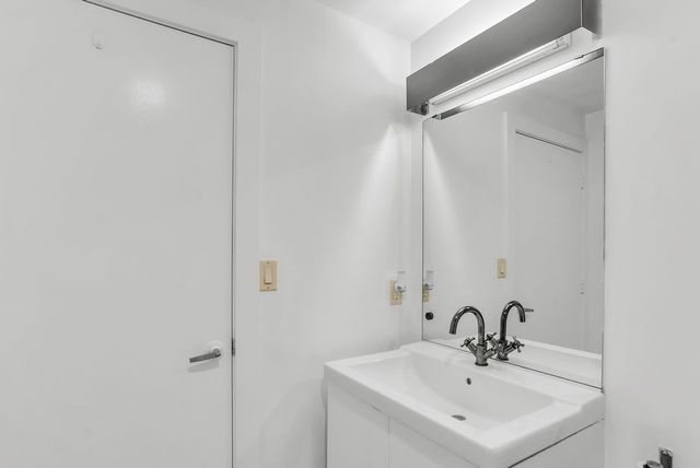 1111 S Akard Street 304, Dallas, TX 75215