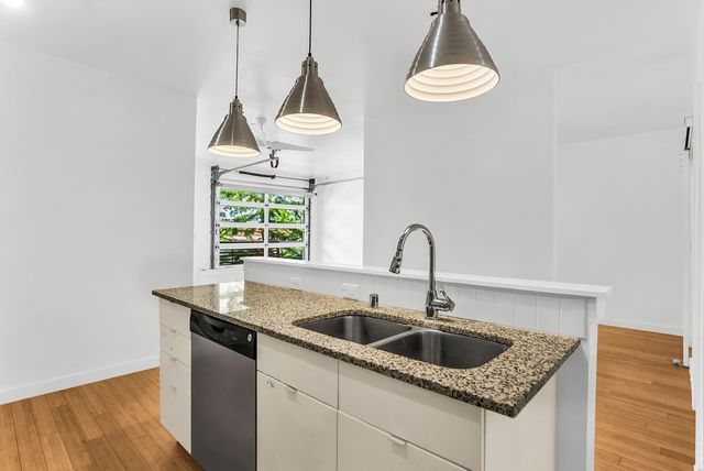 1111 S Akard Street 304, Dallas, TX 75215