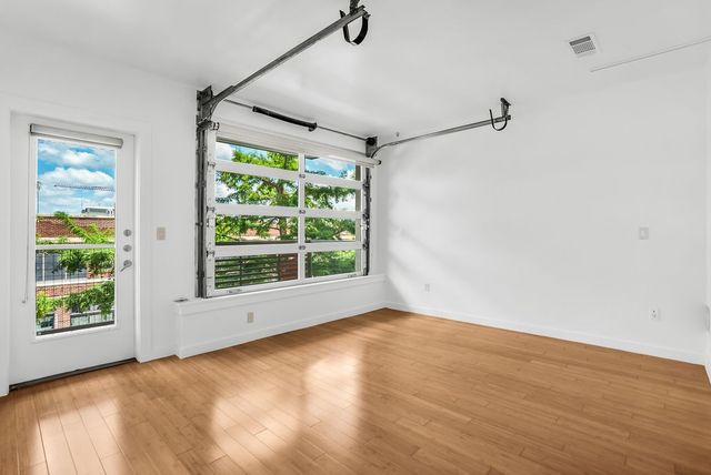 1111 S Akard Street 304, Dallas, TX 75215