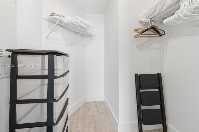 121 NE 34th St 2109, Miami, FL 33137