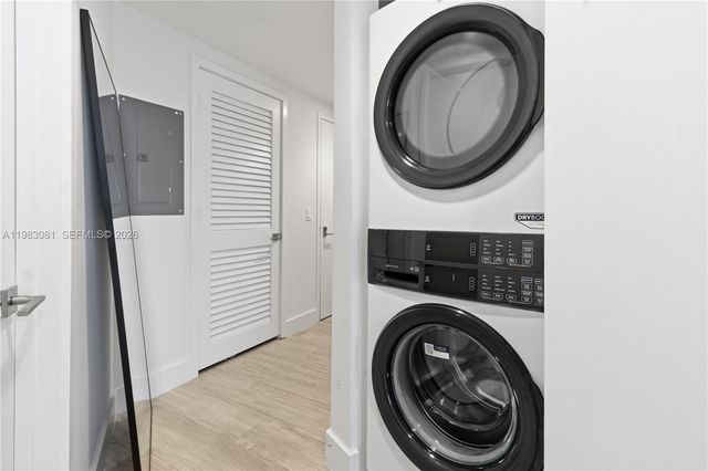 121 NE 34th St 2109, Miami, FL 33137