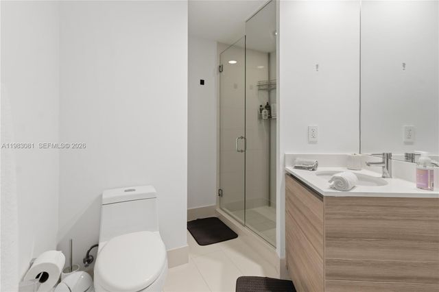 121 NE 34th St 2109, Miami, FL 33137