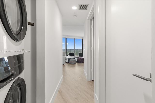 121 NE 34th St 2109, Miami, FL 33137