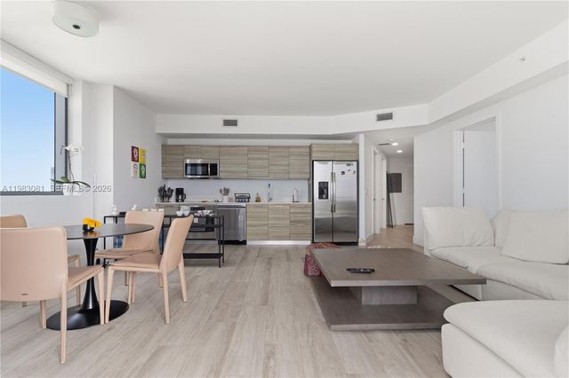 121 NE 34th St 2109, Miami, FL 33137