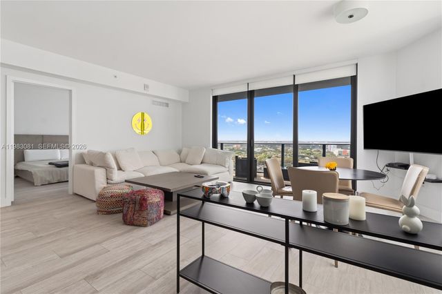 121 NE 34th St 2109, Miami, FL 33137