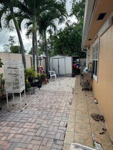 966 Sumter Road E, West Palm Beach, FL 33415