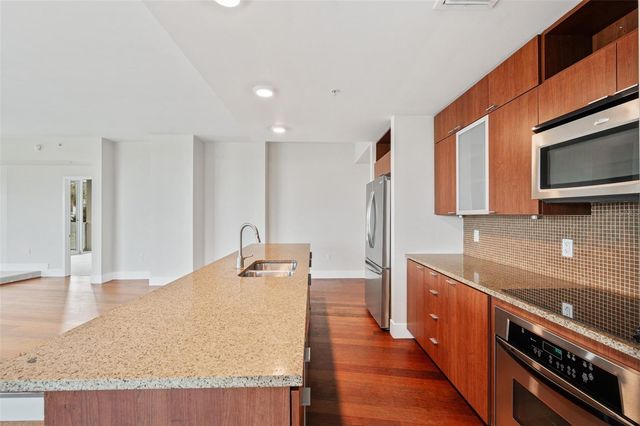 912 CHANNELSIDE DRIVE 2310, Tampa, FL 33602