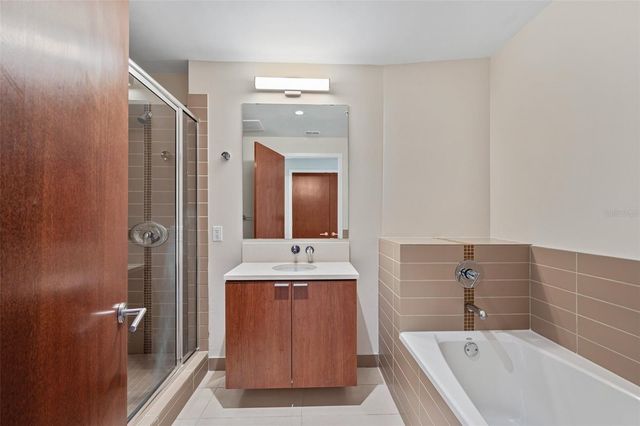 912 CHANNELSIDE DRIVE 2310, Tampa, FL 33602