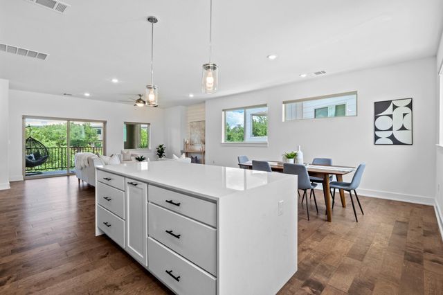 5315 La Crosse Ave 11, Austin, TX 78739