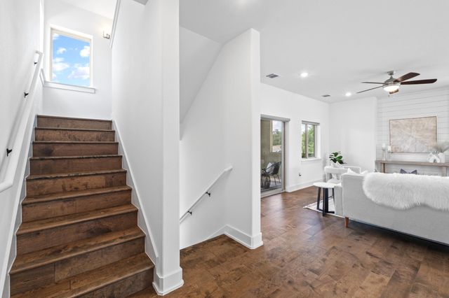5315 La Crosse Ave 11, Austin, TX 78739