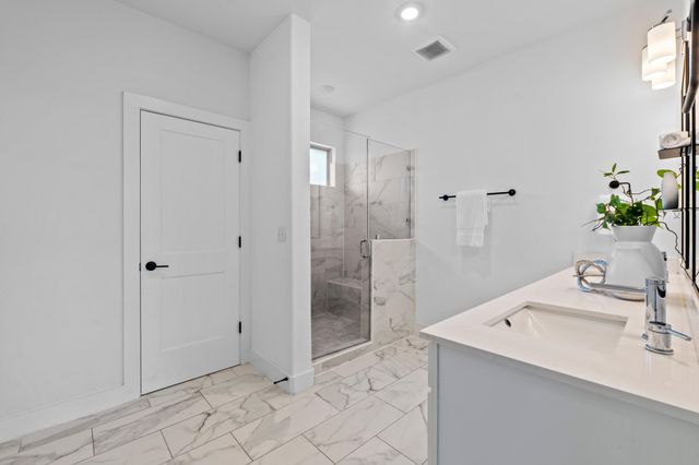 5315 La Crosse Ave 11, Austin, TX 78739