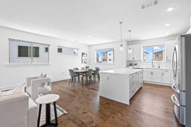 5315 La Crosse Ave 11, Austin, TX 78739