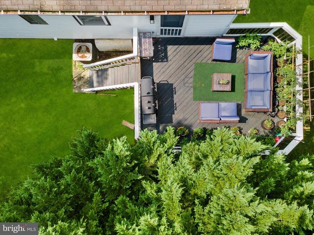 30 PAVILION DR, Gaithersburg, MD 20878