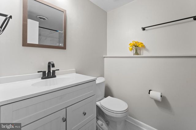 30 PAVILION DR, Gaithersburg, MD 20878